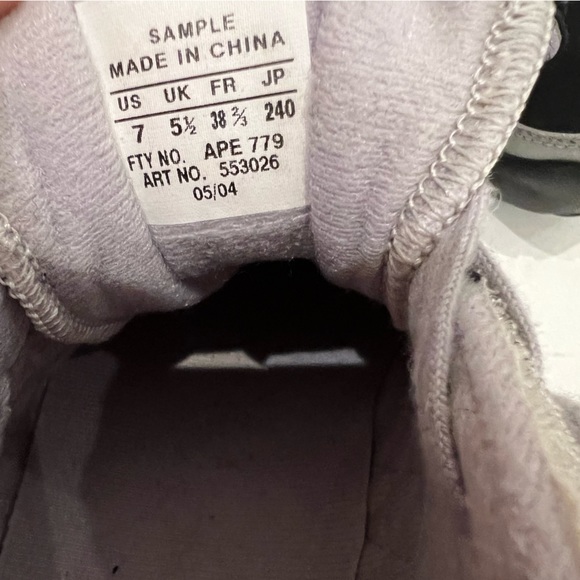 Adidas shoes - Picture 3 of 3